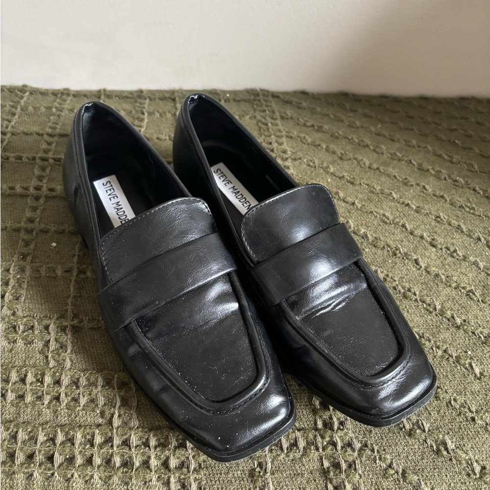 Steve Madden Classic Black Leather Loafers